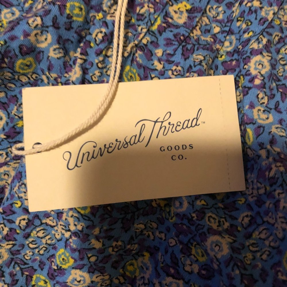 Universal Thread Good Co Ladies Top - Picture 4 of 4